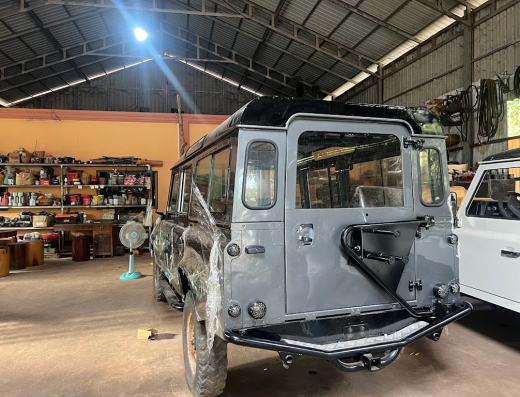 Car Mechanic យានដ្ឋាន​ ហួ​ ភារិទ្ធ​