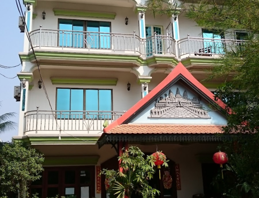 Damnak Riverside Villa