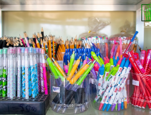 ឬស្សីថ្មី Bookshop “លក់សម្ភារះសិក្សារ”