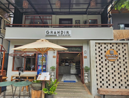 Grandir Cafe and restaurant​សៀមរាប​