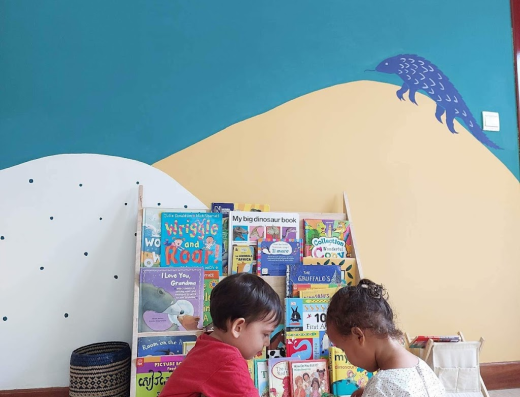 Kameng Leng ក្មេងៗលេង ~ Daycare, Playground & Restaurant