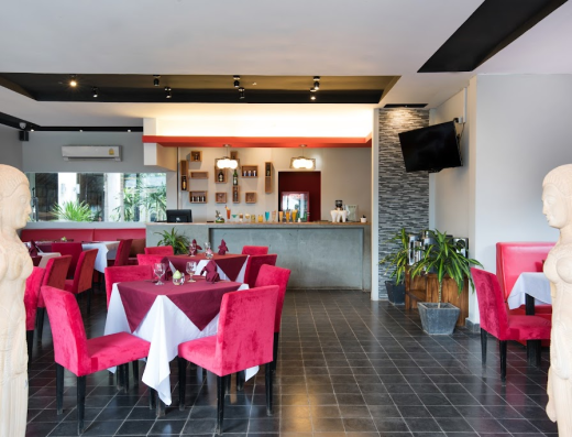 Urban Tree Hut Restaurant -​ អ៊ឺបេនទ្រី